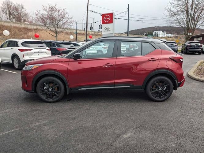 2024 nissan kicks sr in danbury, connecticut