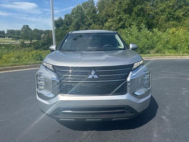 2022 mitsubishi outlander es