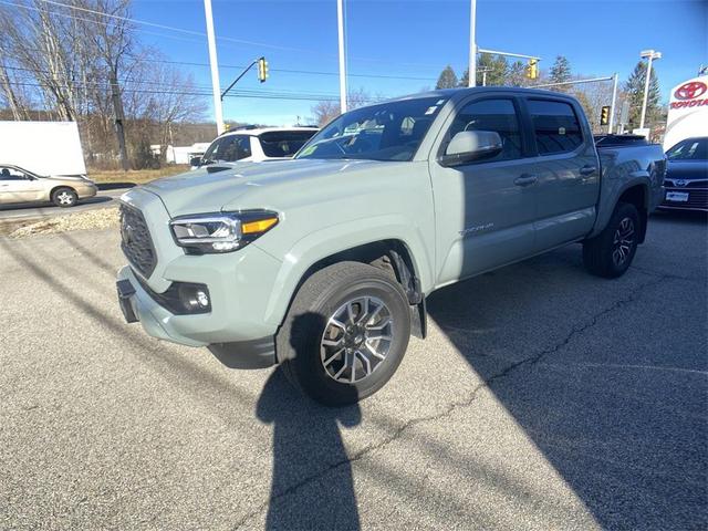 2022 toyota tacoma trd sport