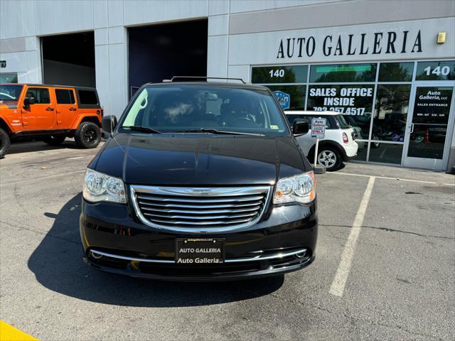 2014 chrysler town & country touring