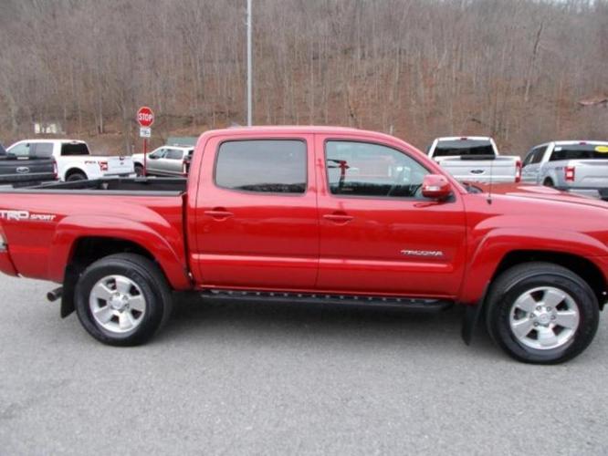 2015 toyota tacoma v6 4x4 v6 4dr double cab 5.0 ft sb 5a for sale in chapmanville, west virginia