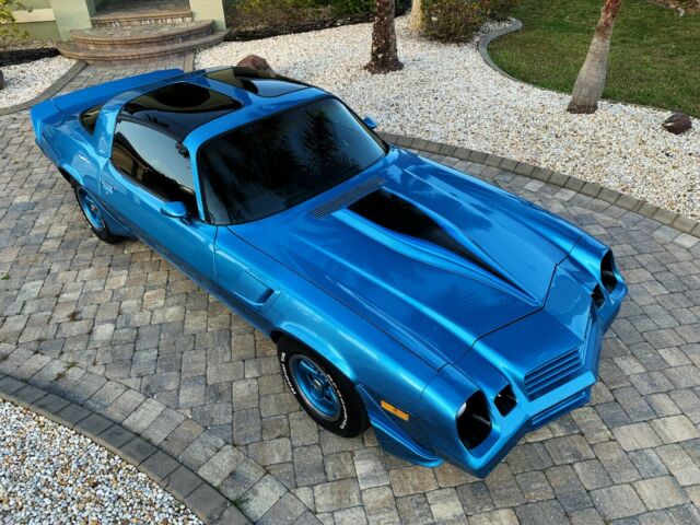 chevy camaro z-28 (rare-4-speed) (a/c) (t-top) (only 64k miles!!!)