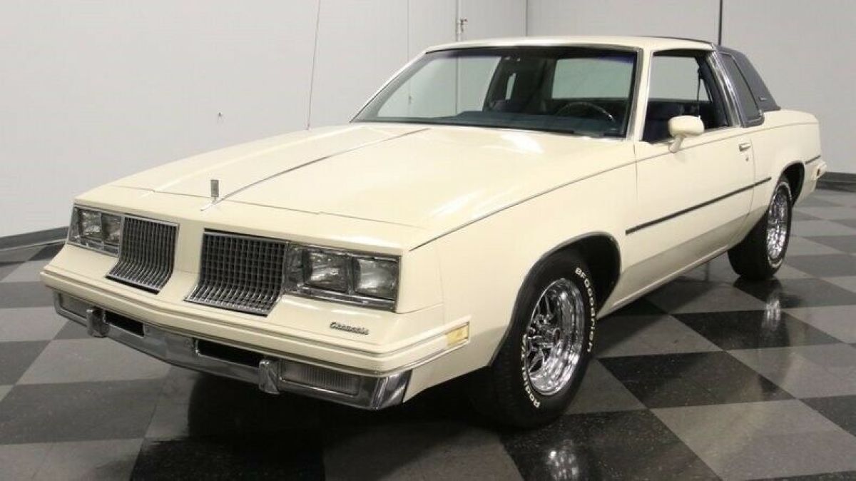 classic vintage chrome supreme 307 v8 auto transmission tan