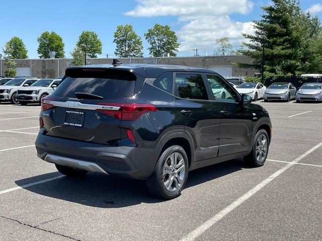 2022 kia seltos lx