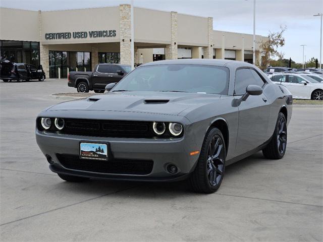 2023 dodge challenger sxt