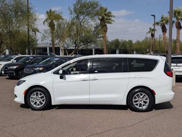 2022 chrysler voyager lx