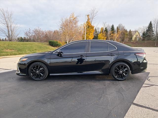 2022 toyota camry le