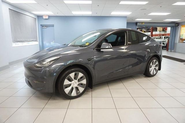 2022 tesla model y long range