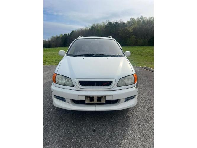 1997 toyota ipsum in cleveland, tennessee