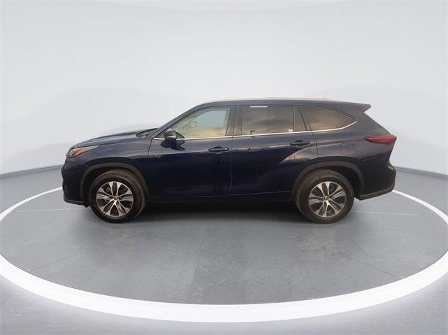 2022 toyota highlander hybrid xle