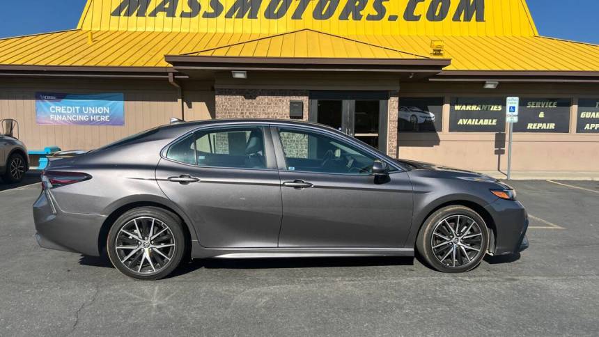 2023 toyota camry se