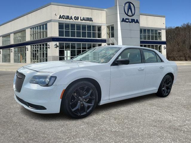 2022 chrysler 300 touring