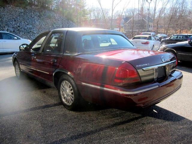 2006 mercury grand marquis in smithfield, rhode island