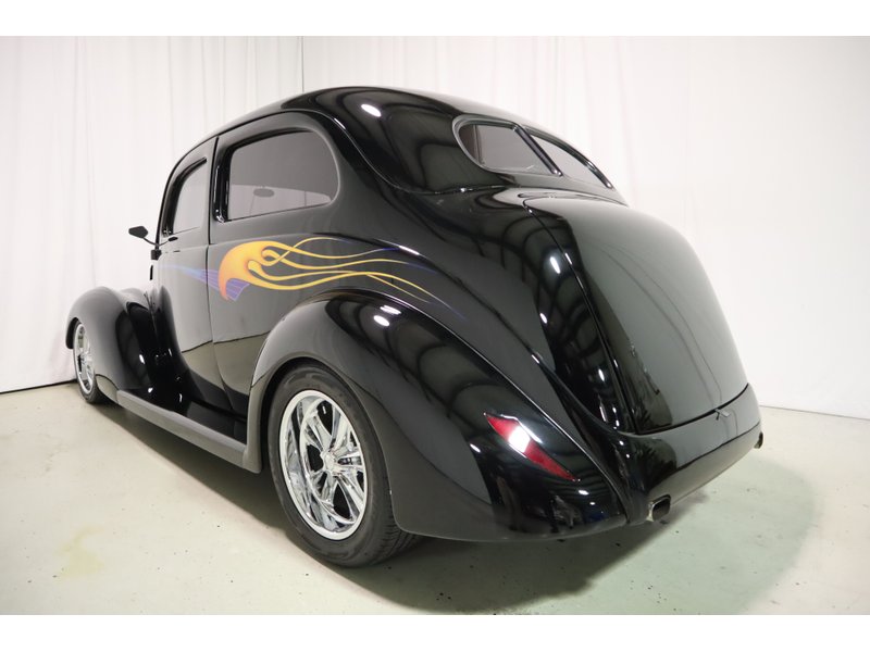 ford custom sedan