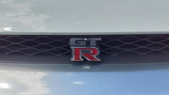 2023 nissan gt-r premium