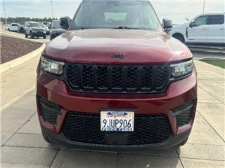 2023 Jeep Grand Cherokee laredo