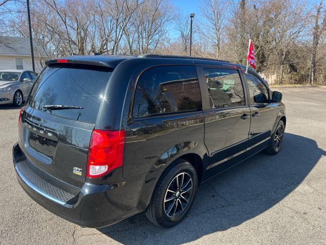 2017 dodge grand caravan gt