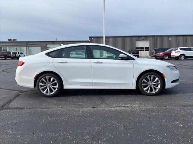 2015 chrysler 200 s