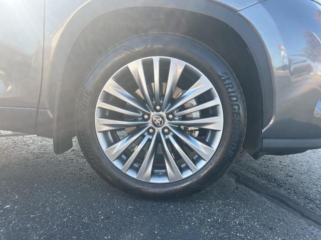 2021 toyota highlander platinum