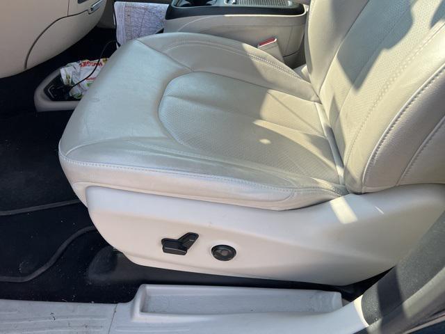2021 chrysler pacifica touring l