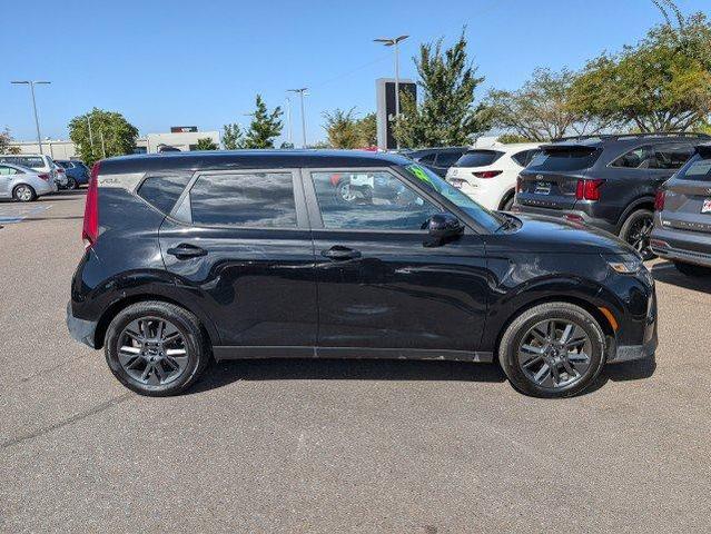 2022 kia soul ex