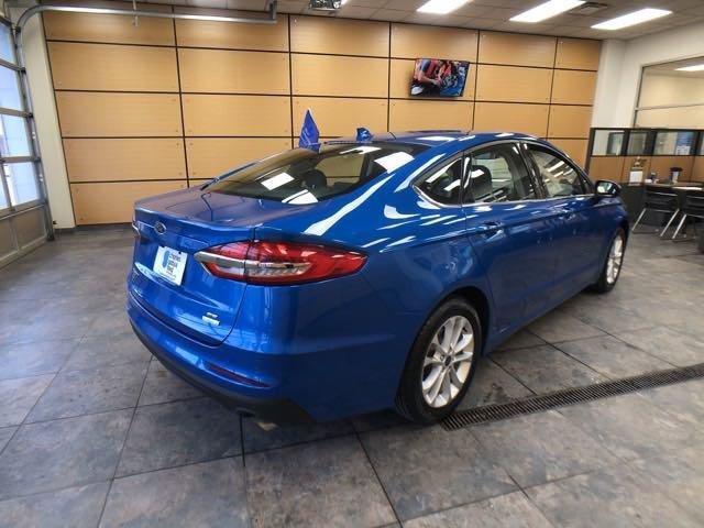 2020 ford fusion se