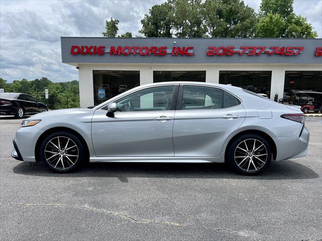 2021 toyota camry se