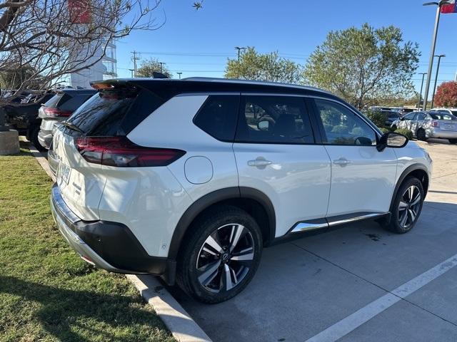 2022 nissan rogue platinum