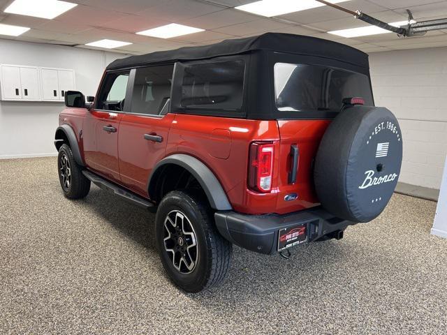 2022 ford bronco black diamond