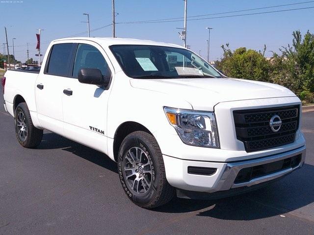 2022 nissan titan sv