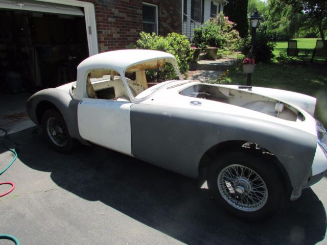 1958 mga coupe donor/project/vintage racer rot free<lots of goodies