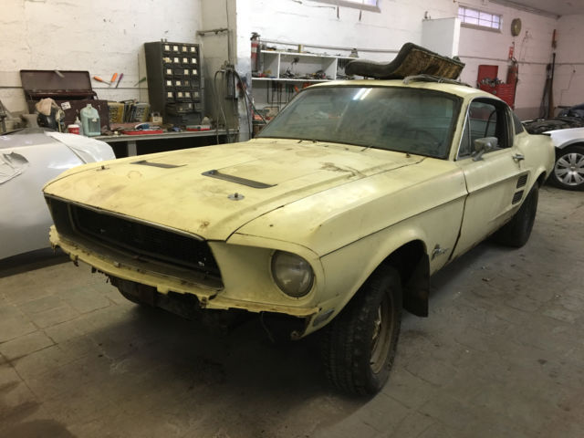 1967 mustang fastback project- c code- 4 speed solid body! needs restored barn