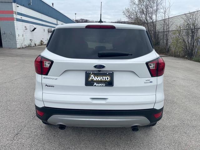 2019 ford escape se