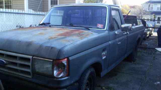 1987 ford f-150 straight 6 -300ci- 4speed- low miles-xlt package - all original