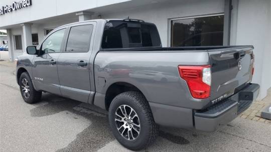 2023 Nissan Titan sv