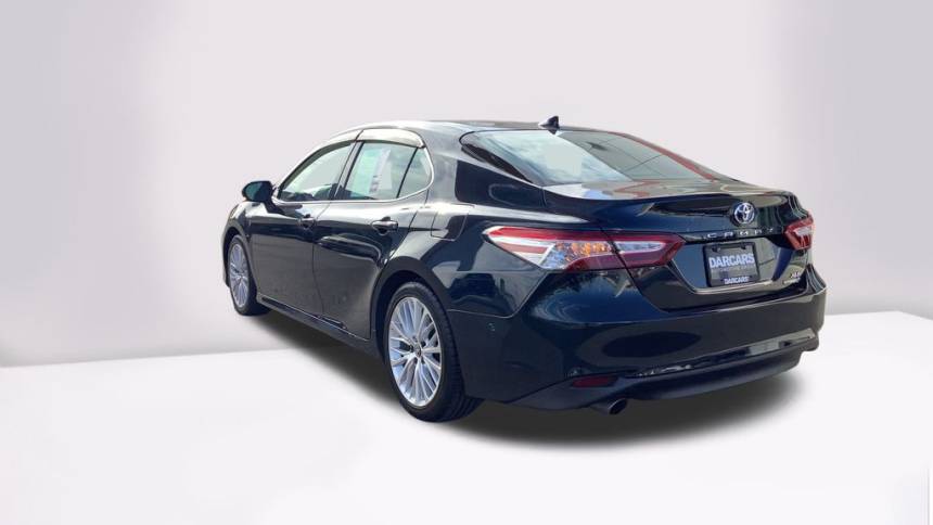 2019 toyota camry hybrid