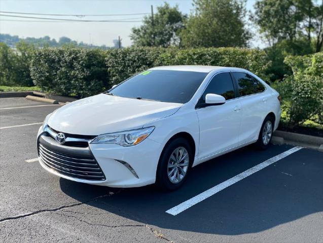 2016 toyota camry le