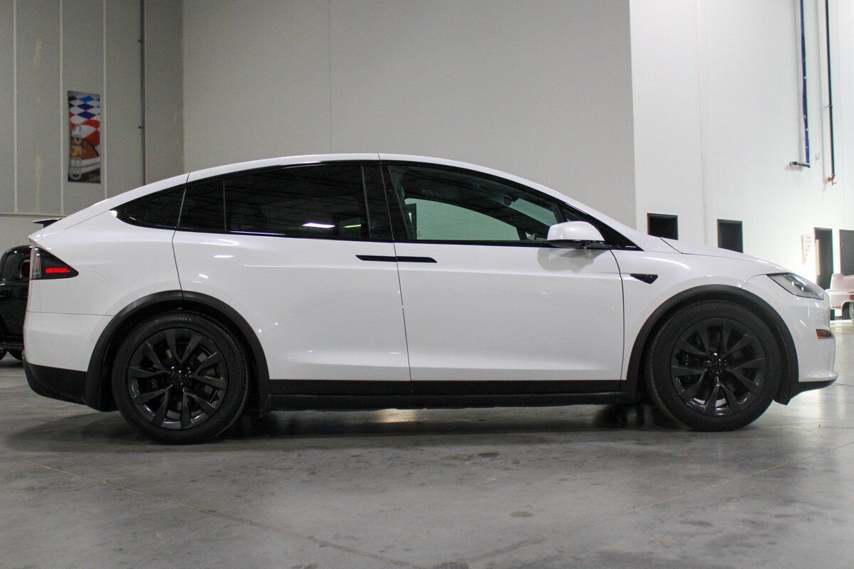 2022 tesla model x