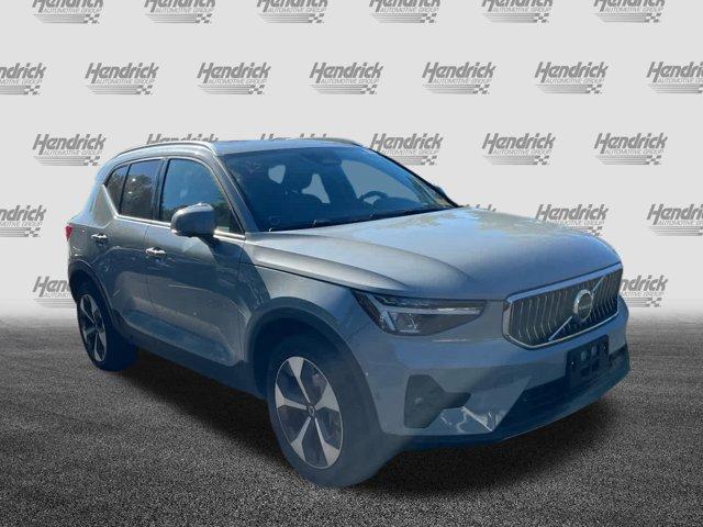 2024 volvo xc40 b5 plus bright theme