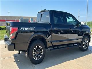 2024 Nissan Titan pro-4x