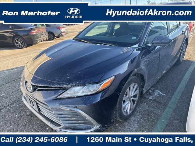 2022 toyota camry le
