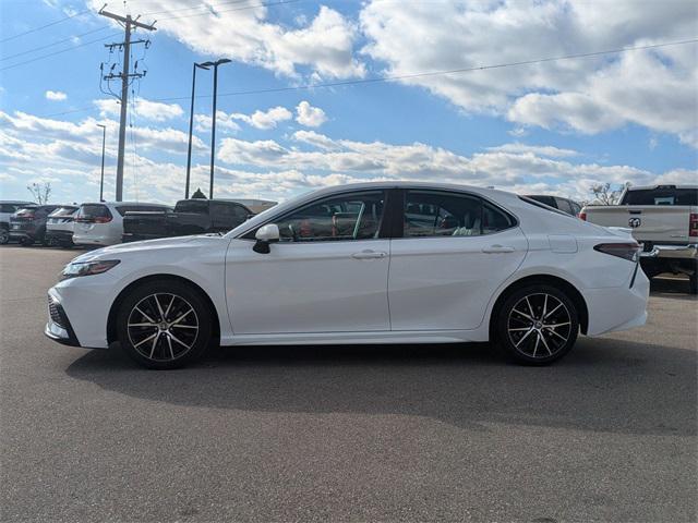 2021 toyota camry se