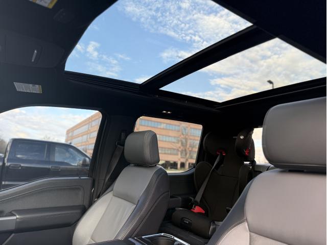 2022 ford f-150 lightning lariat