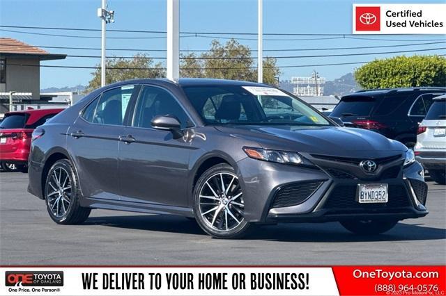 2022 toyota camry se