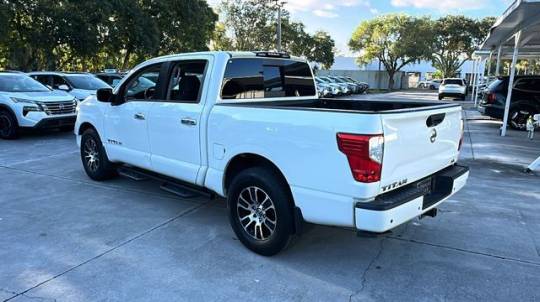 2021 nissan titan sv