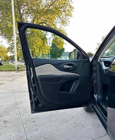 2015 jeep cherokee sport