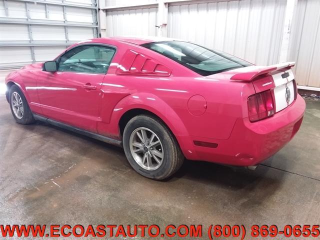 2005 ford mustang deluxe