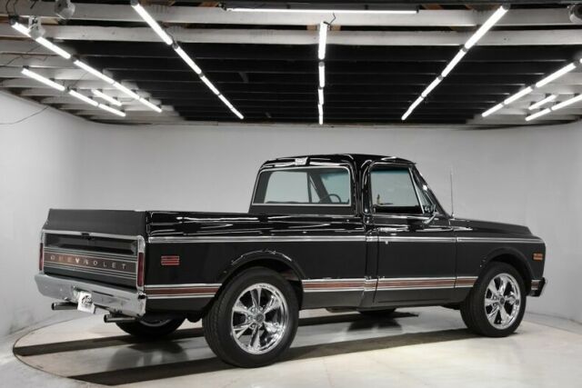 has a/c, power steering and brakes!