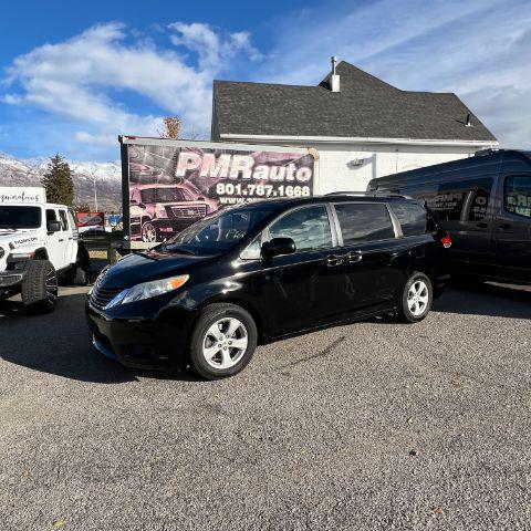 2012 toyota sienna le