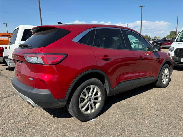 2020 ford escape se
